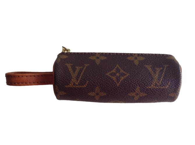 Louis Vuitton Sacos de embreagem Marrom Couro  ref.42066