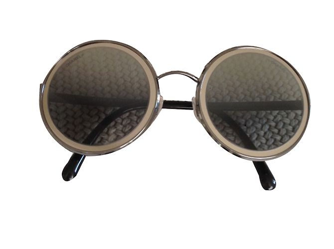 Chanel Sonnenbrille Silber Stahl