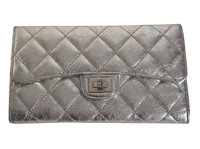 Chanel version 2:55 Silvery Leather  ref.42275