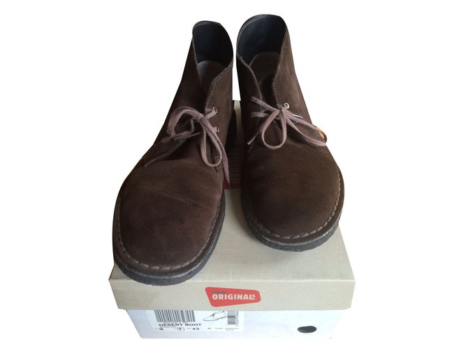 clarks mens suede boots