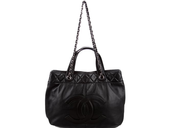 Chanel Soft CC tote Black Leather  ref.42690