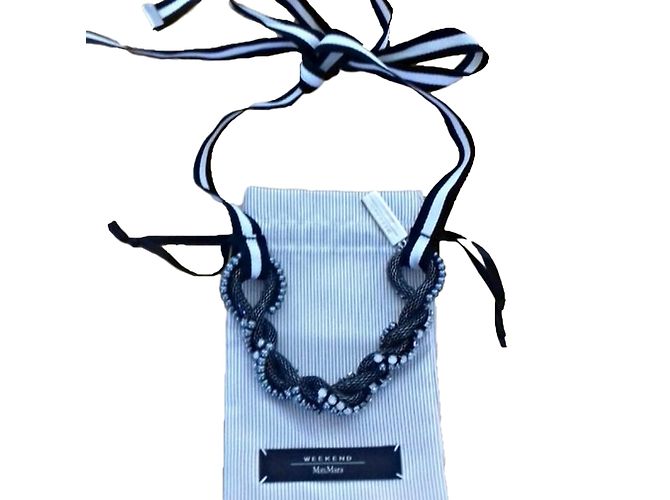 Max Mara Collares