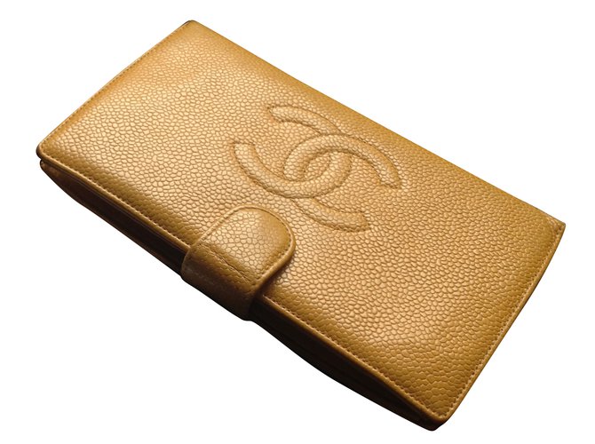 Chanel vintage Wallet Beige Leather ref.42997 - Joli Closet