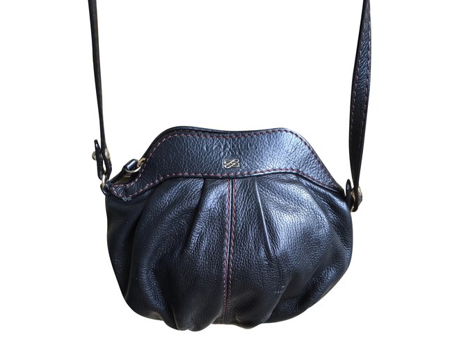 Lancel Gousset Black Leather ref.43489 Joli Closet