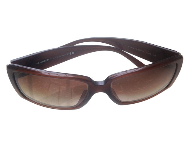 Chanel Sonnenbrille Braun Kunststoff  ref.43653