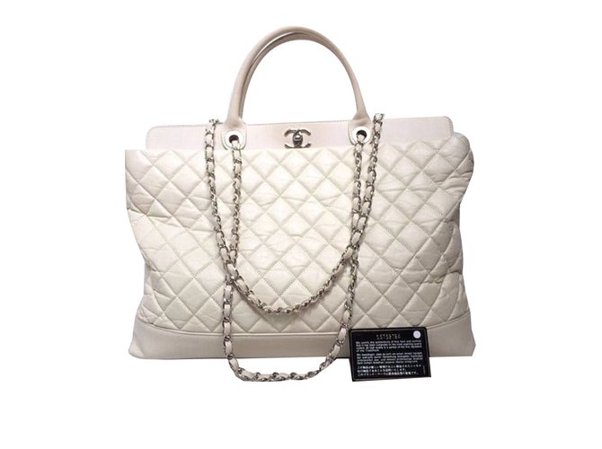 Chanel Handbag Beige Leather  ref.43976