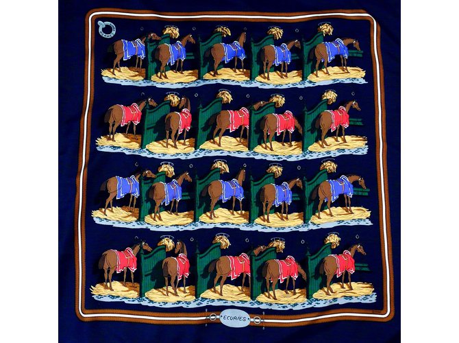 Hermès Pañuelo "les ecuries" Azul marino Seda  ref.44495