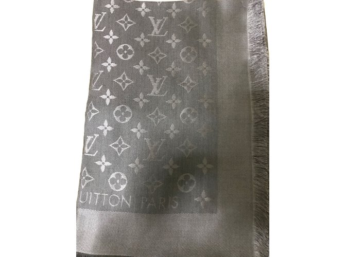 Louis Vuitton Châle monogramme Soie Gris  ref.44523