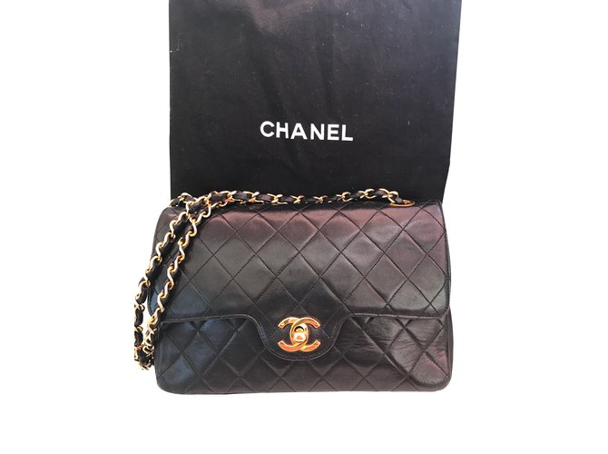 Classique Chanel Timeless Cuir d'agneau Noir  ref.44549