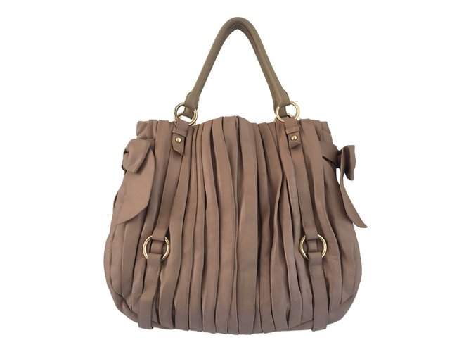 Miu Miu Plissé Vitello Shopping Bag Beige Leather  ref.44648