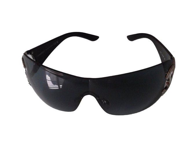 Chanel Gafas de sol Negro  ref.44738
