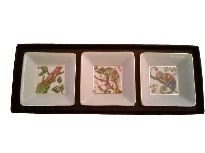 Boucheron Set aus 3 weißen Porzellan Schalen mit Tiermuster