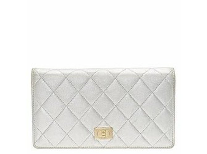 Chanel Wallet Silvery Leather  ref.44831