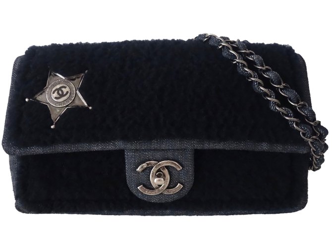 Timeless Chanel Handbags Black  ref.44845