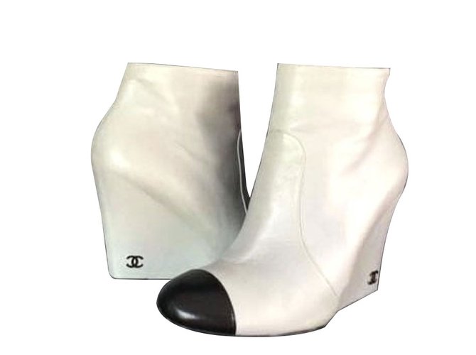 Chanel Stiefel Weiß Leder  ref.44918