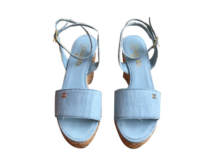 Chanel Sandálias Azul  ref.45044