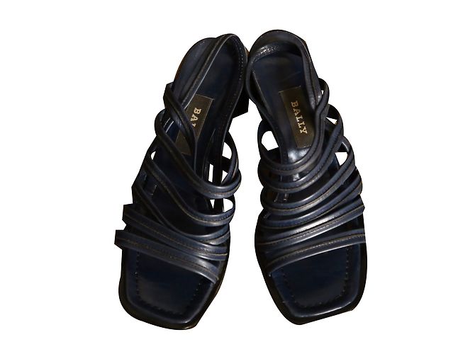Bally Pumps aus blauem Leder Größe 7US