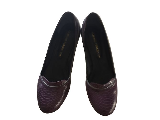 Gaspard Yurkievich Calcanhares Roxo