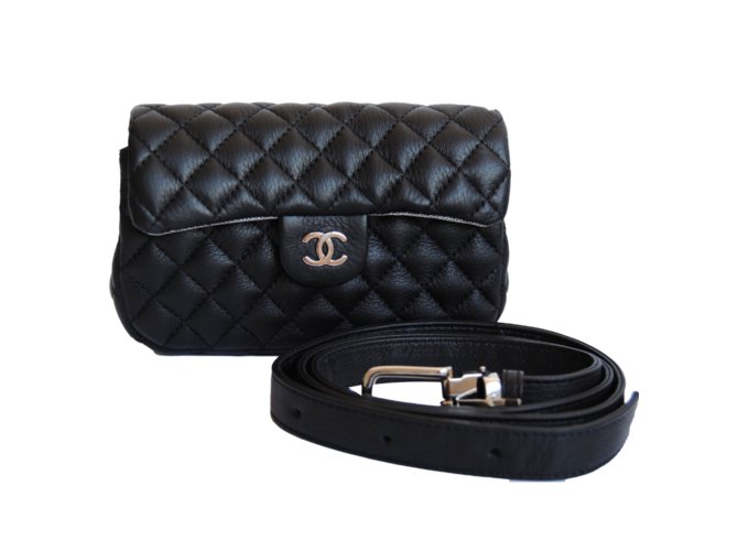 Chanel Bolsa de embrague / cinturón uniforme Negro Piel de cordero  ref.45144