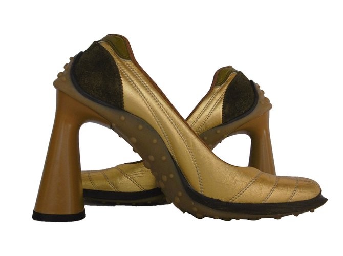 Miu Miu  Quilted  Leather  Gold Square Toe Lord of the Rings Heels Golden Suede  ref.45170