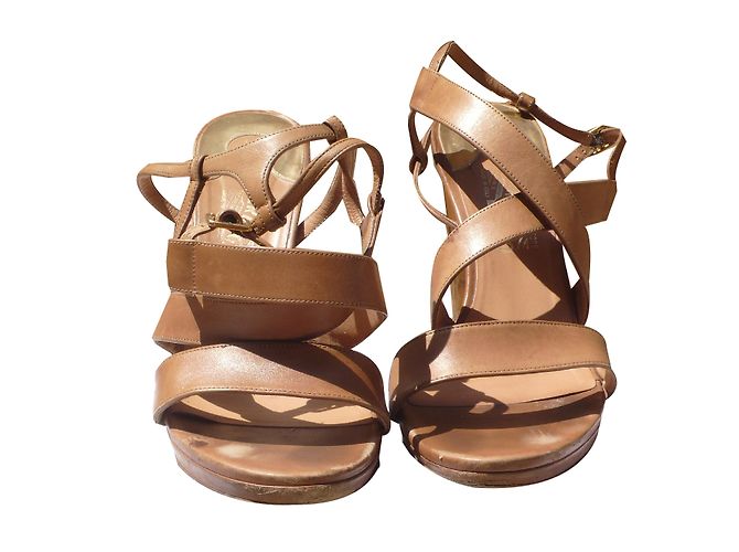 Salvatore Ferragamo Sandalen mit Absatz Leder Beige