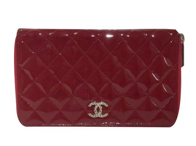 Chanel carteira Vermelho Couro envernizado  ref.45428