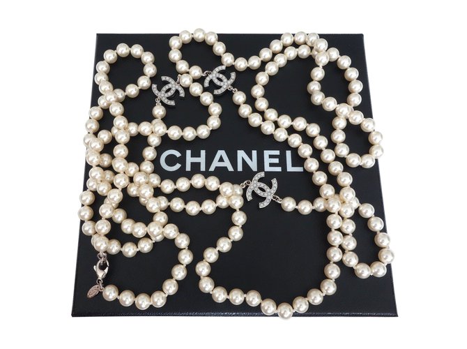 Chanel Halsketten Weiß Perle  ref.45407