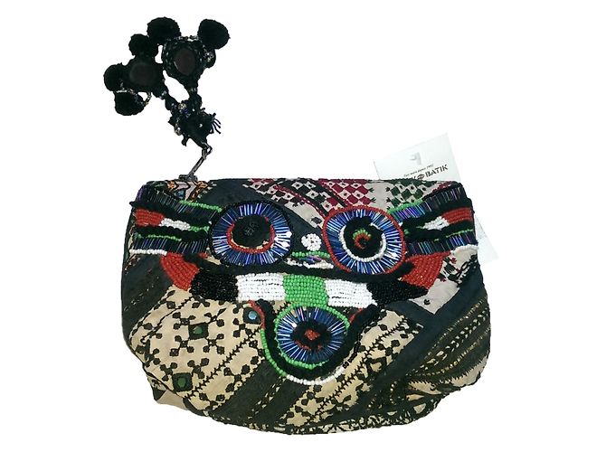 Antik Batik Adena Pouch Bestickte Baumwolle Clutch Mehrfarben