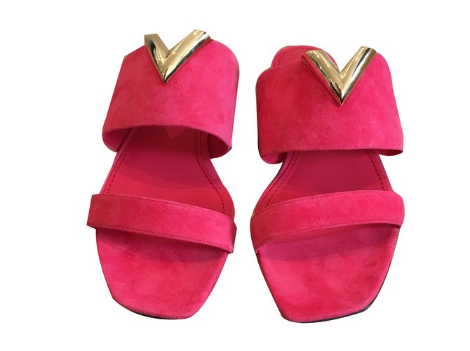 Louis Vuitton Mules Pink Suede  ref.45616
