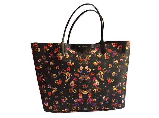Givenchy Handbag Black  ref.45815