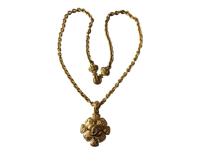 Chanel Long necklace Golden Metal  ref.45891