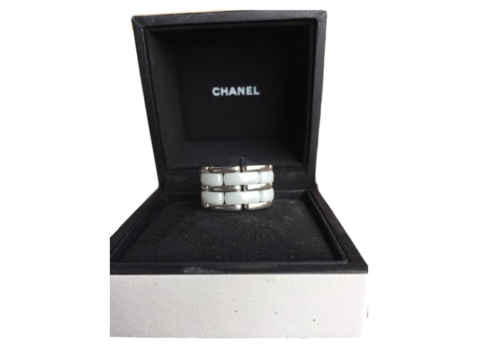 Chanel argolas Branco Ouro branco Cerâmico  ref.46082