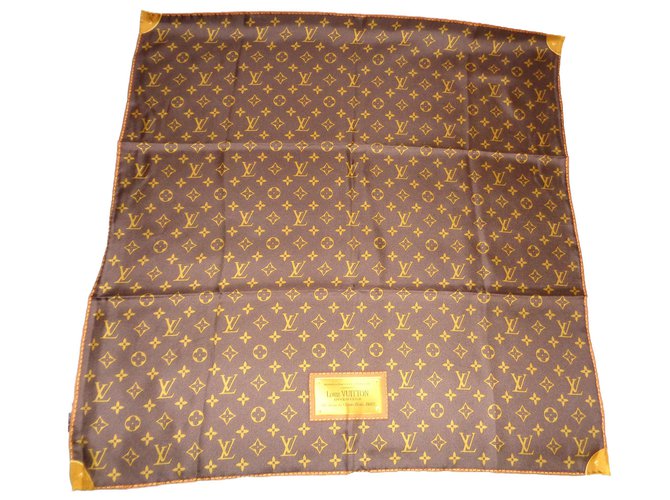 Louis Vuitton Foulards Soie Marron  ref.46445