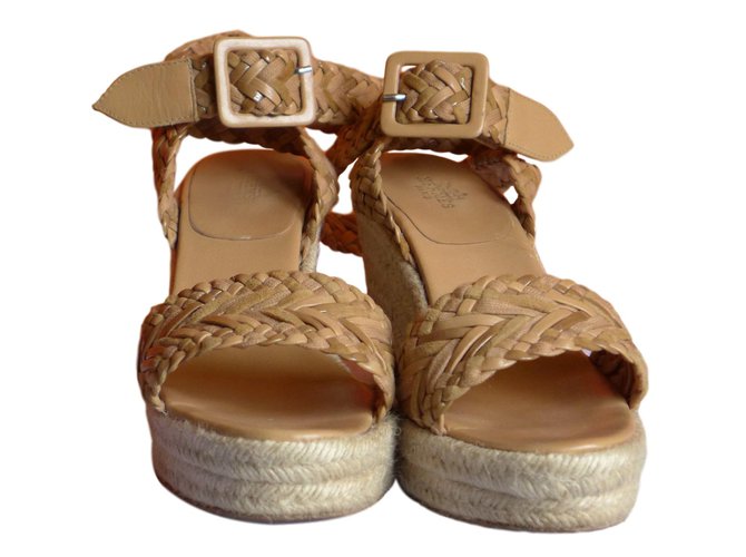 Hermès Sandals Beige Leather  ref.46467