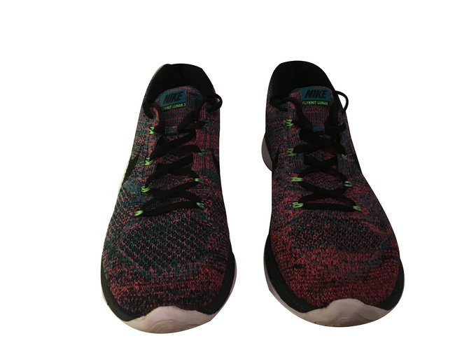 Nike scarpe da ginnastica Nero Rosa Blu Verde Poliestere  ref.46477