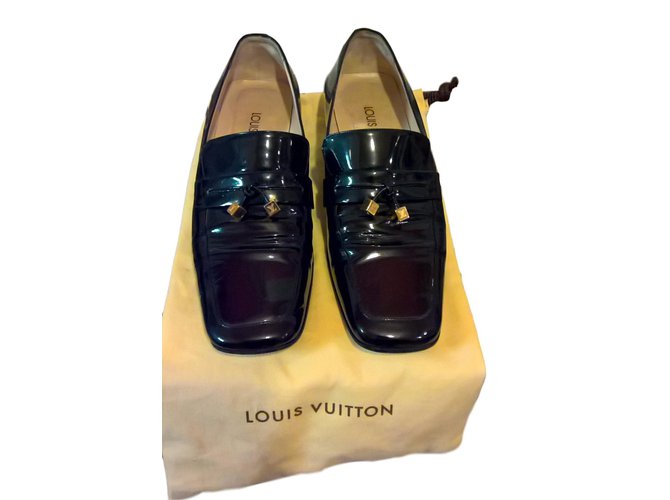 Louis Vuitton Mocassins Cuir vernis Noir  ref.46784