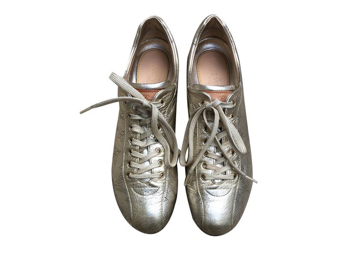 Louis Vuitton scarpe da ginnastica D'oro Pelle  ref.46791