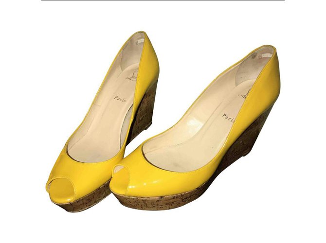 Christian Louboutin Heels Yellow Patent leather  ref.46838
