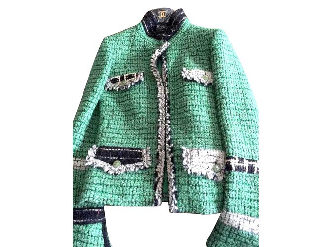 Chanel Chaquetas Verde Tweed  ref.47029