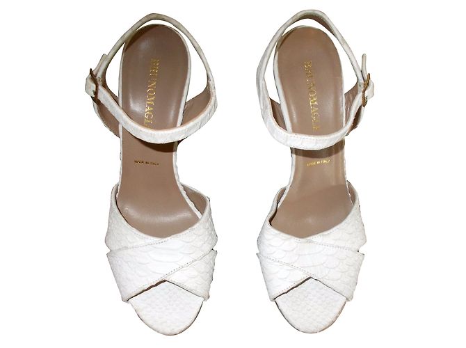 Bruno Magli Sandalen