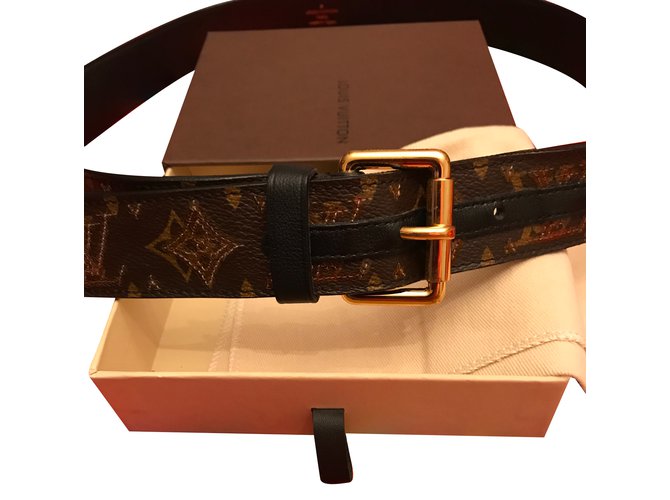 Louis Vuitton cinturón Castaño Cuero  ref.47150
