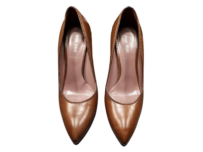Miu Miu Pumps aus Leder Cognac