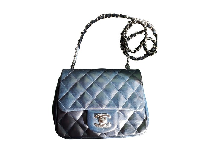 Classique Chanel square mini timeless Cuir Bleu Marine  ref.47453