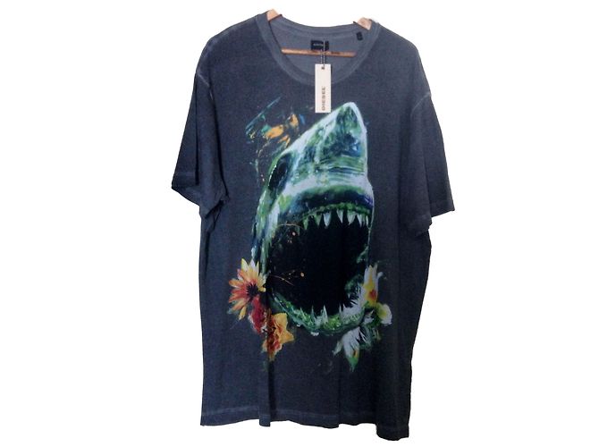 Diesel tees