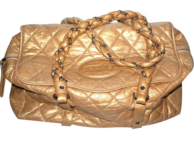 Chanel Shopping bag Golden Leather  ref.47664