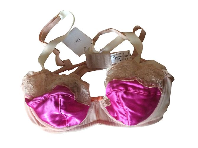 Dior Sujetador: Rosa basura simple de seda.