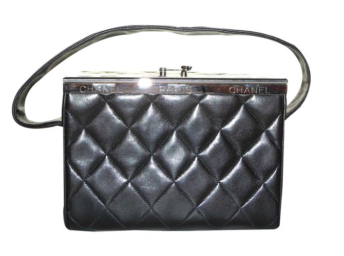 Chanel Bolsa caja minaudière Negro Cuero Metal  ref.48147