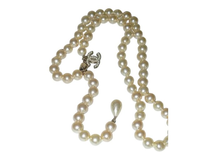 Chanel Long necklaces Golden Pearl  ref.48508