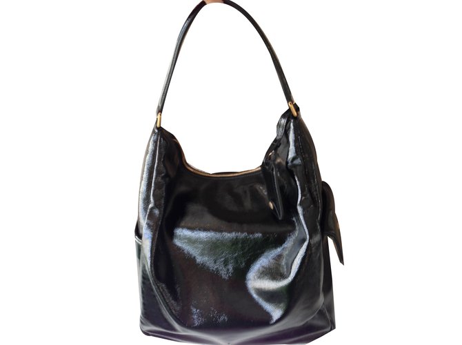 Yves Saint Laurent Handbags Black Patent leather  ref.48529