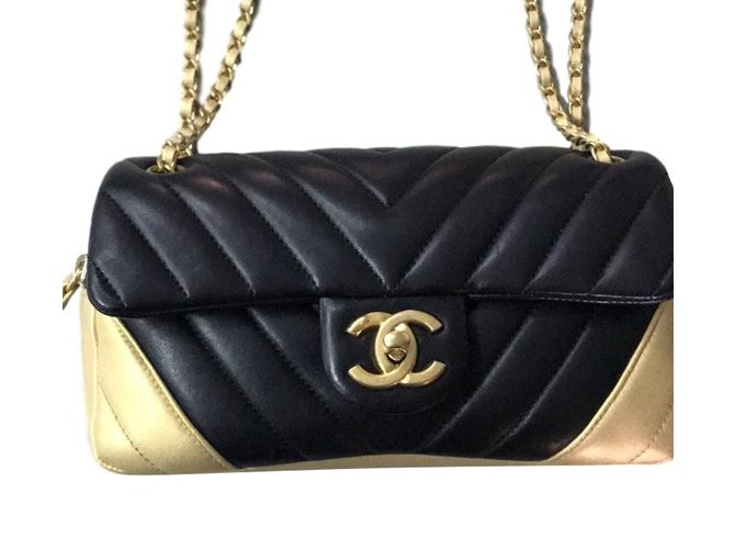 Chanel Chane. Small bag chevron Black Leather  ref.48969